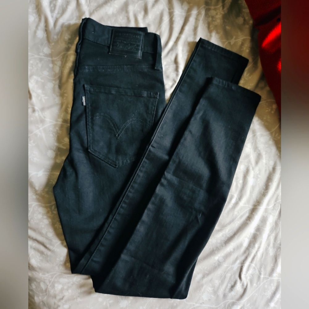 Woman's Levi's jeans👖